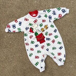 ADORABLE rare vintage Christmas Snoopy jumper